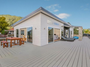 The Sun Seeker's Retreat - Pauanui Holiday Home